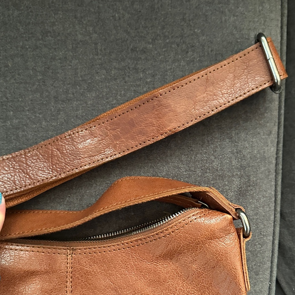Spikes & Sparrow Brown Leather Crossbody Shoulder Bag with Front Buckle Pockets - Picture 9 of 10